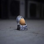 Homezone® Porte-œuf en fer avec motif du Trône de fer Cadeau miniature Fantaisie Décoration d'intérieur
