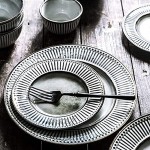 Vaisselle en poterie sets de table en céramique pour 6 assiettes bols et tasses | 38 pièces Premium Kiln Glaze Vaisselle Ensemble d'assiettes à dîner en porcelaine à rayures vintage pour restaur